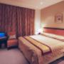 Spacious guest room