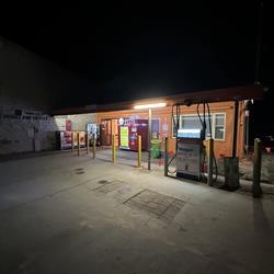 Independent Karoonda Fuel Stop and Laundromat self serve 24 / 7 Diesel Unleaded Adblue Food Drinks