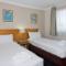 THREE-BEDROOM-pic-2