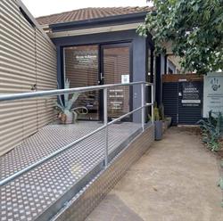 Nicole McKenzie & Darren Seabrook Massage Therapy