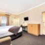Deluxe guest room