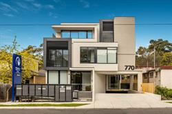Whitehorse Apartments Hotel
