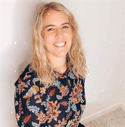 Melanie Larsen Bowen Therapist