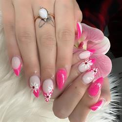 Designer Nails & Beauty Tamworth