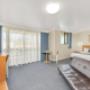 Queen suite