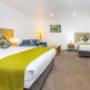Guest room with sitting area