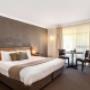 One-bedroom suite