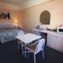 Guest room with dining area
