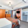 Spacious guest room
