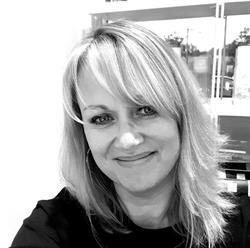 Lynzi Hayes Hair Studio