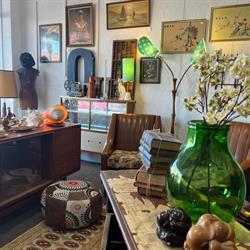 Vintage Vibes Emporium