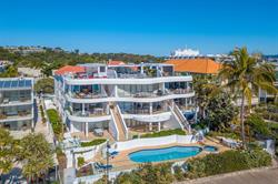 La Mer Apartments