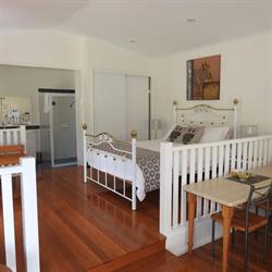 Granite Gardens Cottages and Lake Retreat
