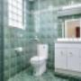 Superior 1 queen 2 single bathroom